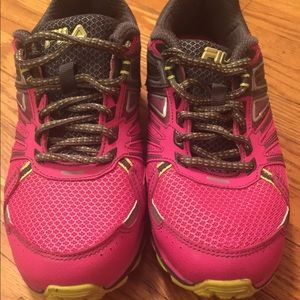 Women’s FILA athletics shoes